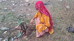 Khet me kam kr rahi bhabhi ki hard anal gand ki big land se chudai -desi Hindi webseries Thumb