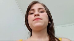 LE ARREGLO LAS U&Ntilde_AS A MI HERMANASTRA Y SE PONE CACHONDA Y ME PRESTA SU RICO CO&Ntilde_O APRET Thumb