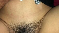 Mientras mi novia fue al mercado, le quit&eacute_ los pantalones a su hermana y comenzamos a coger r Thumb