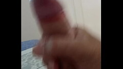 una buena paja con primer plano de la polla Thumb
