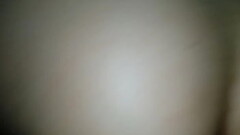 Mi hermanastra se deja poner en 4 cuando cae la noche. Thumb