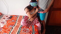 Se folla a su vecina cachonda :me baja la ropa interior para poder ver mi co&ntilde_o virgen y le ch Thumb