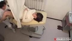 ドクハラ婦人科医#007 20歳 内診台診察 Thumb