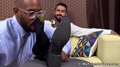 Black gay worships his buddies feet while he jerks off dick Thumb