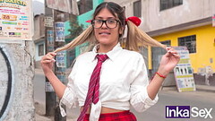 Una t&iacute_mida colegiala folla por un poco de dinero Thumb
