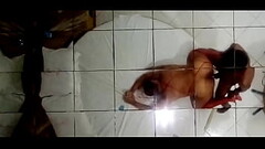PUTINHA GEMENDO COM A PICA GROSSA DO NEG&Atilde_O MAVAMBO NO CUZINHO Thumb