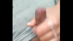 Otro amigo que se hace una paja pensando en mi colita como goza y larga lechita Thumb