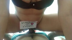 venezolana me hace una paja y luego unos ricos sentones de frente Thumb