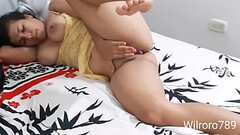 Video completo Miren como se masturba mi novia viendo porno en xvideos Thumb