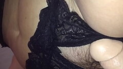 Ma vieille pute je l&rsquo_enfonce un gode dans sa chatte Thumb