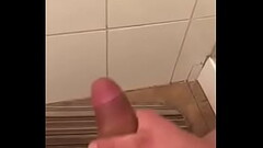 caliente se corre en el ba&ntilde_o, lechee Thumb