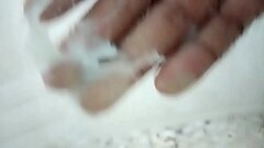 Me masturbo en el ba&ntilde_o del hotel Thumb