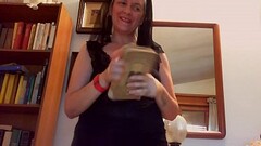Tu m. sucia se mea en un libro de oraciones y se masturba como nunca antes Thumb