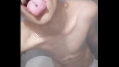 DAN&Ccedil_ANDO NO CHUVEIRO Thumb