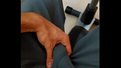 Pau duro na academia Thumb