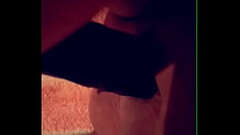 Junges M&auml_dchen macht es sich selbst Thumb
