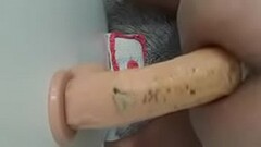 Gostoso e ficar de quatro,e ser enrabado por uma rola bem grande e grosso mas como n&atilde_o tem um Thumb