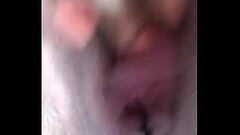 Me masturbo mientras mi esposo no esta, con un vibrador en mi vagina Thumb