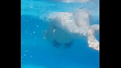 Culona Robuda Nalgona Bajo El Agua Thumb