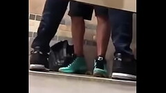 Cogiendo rico en el ba&ntilde_o gay Thumb