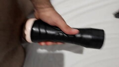 Usando e Gozando na Flashlight Thumb