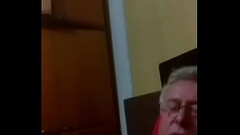 coroa sem nada pra fazer vai exibir o pau na cam Thumb