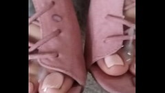 Frosted feet pink suede heels Thumb