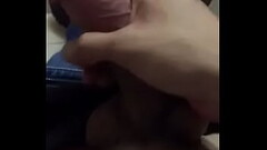 Mi amor con verga grande se la jala para mi y se viene muy rico Thumb